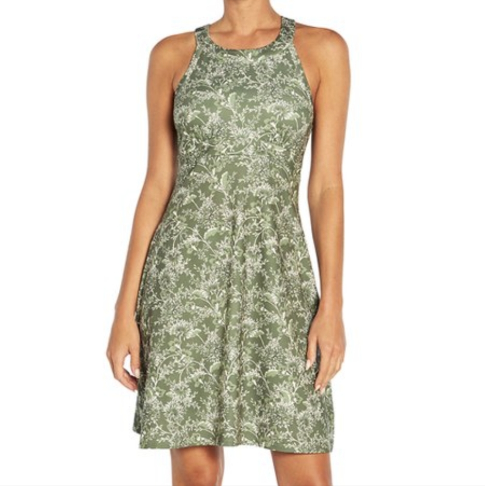 Athletic dress